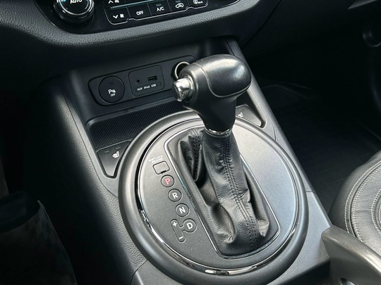 Kia sportage 2012г.
Бензин 2.0 
Пробег (8)