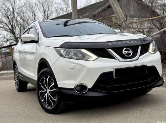 Nissan Qashqai 2015 
2.0 бензин,
