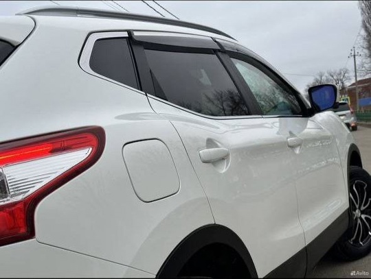 Nissan Qashqai 2015 
2.0 бензин, (2)
