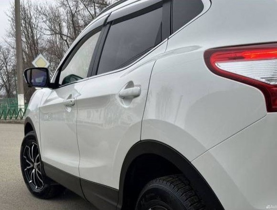 Nissan Qashqai 2015 
2.0 бензин, (3)
