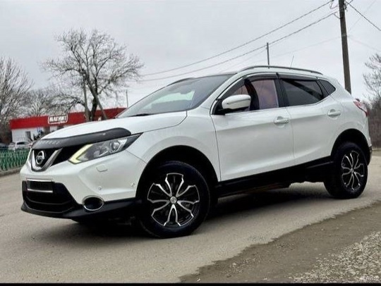 Nissan Qashqai 2015 
2.0 бензин, (8)