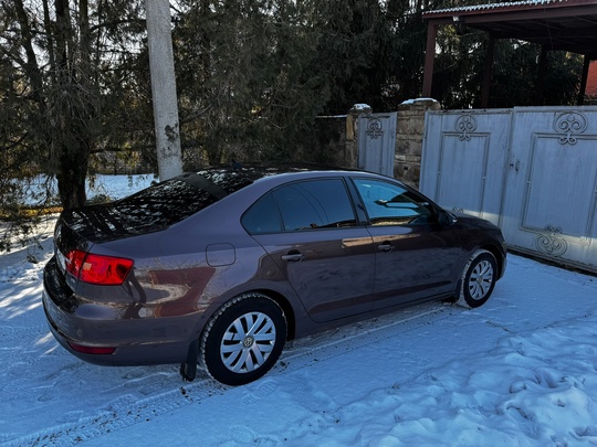 Volkswagen Jetta 2014 год выпуска.
Автомобиль (5)