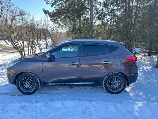 Hyundai IX35 2011 год выпуска (2)