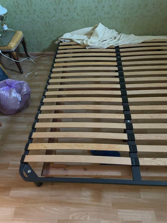 Продается кровать (каркас + матрас)

Продаю (4)