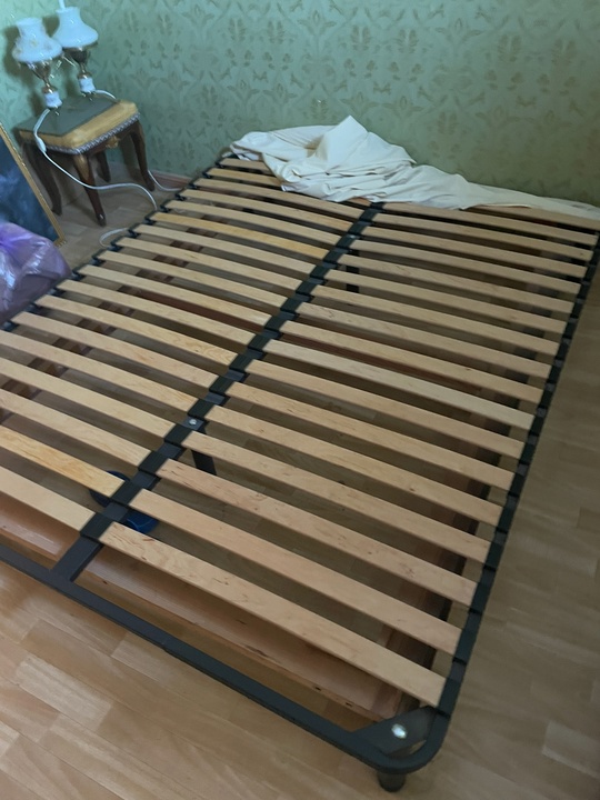 Продается кровать (каркас + матрас)

Продаю (5)