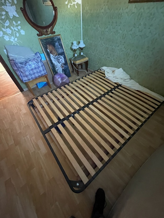 Продается кровать (каркас + матрас)

Продаю (6)