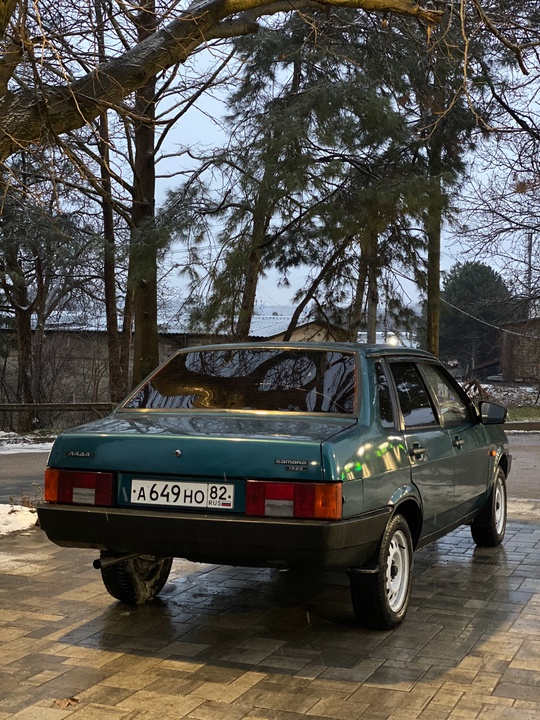 Продам ваз 21099
Год 1997
Цена 185.000
Машина (3)