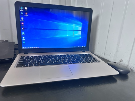 Ноутбук ASUS D540(15.6) состояние хорошее,