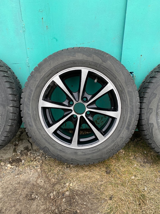 Продам: Зимние Колеса R-14 на (3)