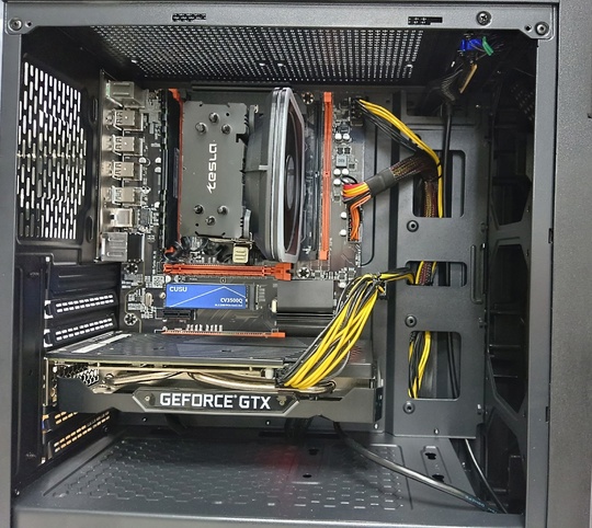 Игровой 20-типоточный системный блок (Xeon (4)