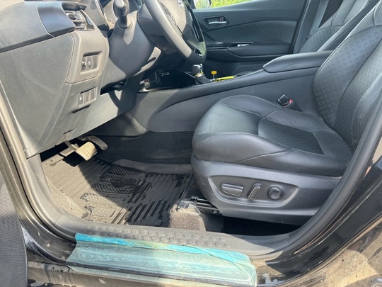 Toyota C-HR 1.8 Hybrid Дилерская,2022 (4)