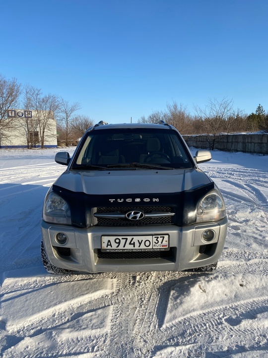 Hyundai Tucson 2007 год. 
Двигатель