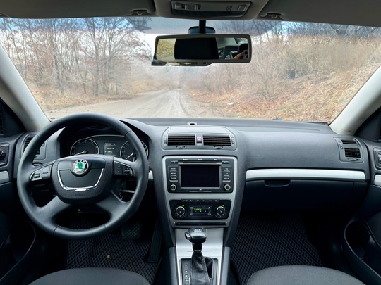 Skoda Octavia A5 2011г.
1.8T бензин (6)