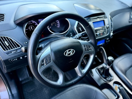 Hyundai ix35 2010г. 
2.0 бензин (5)