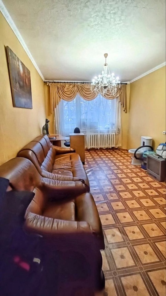 Продается 3 - х комнатная (2)