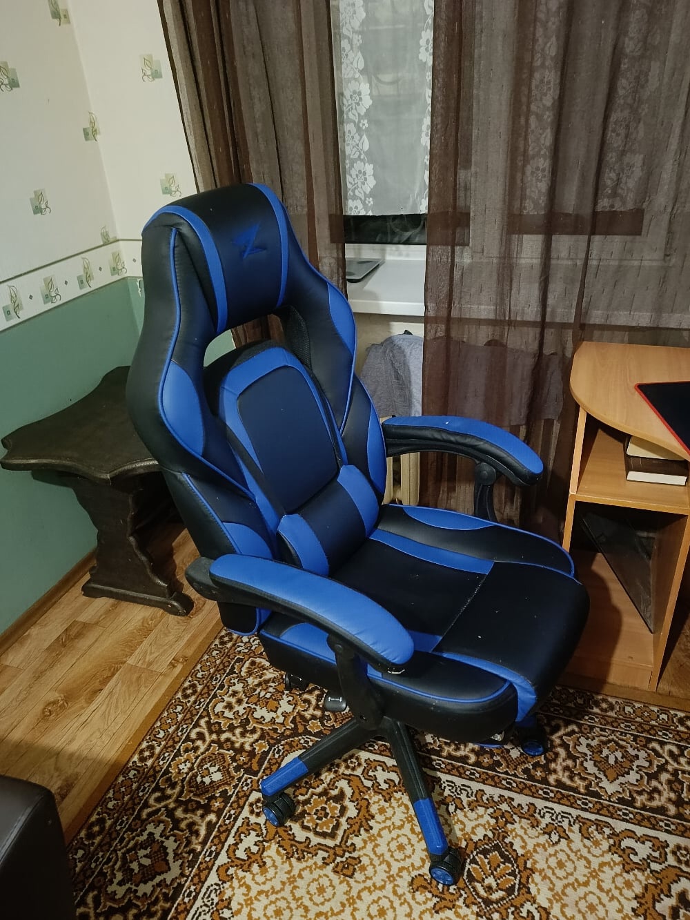 Продам игровое кресло, состояние хорошее,