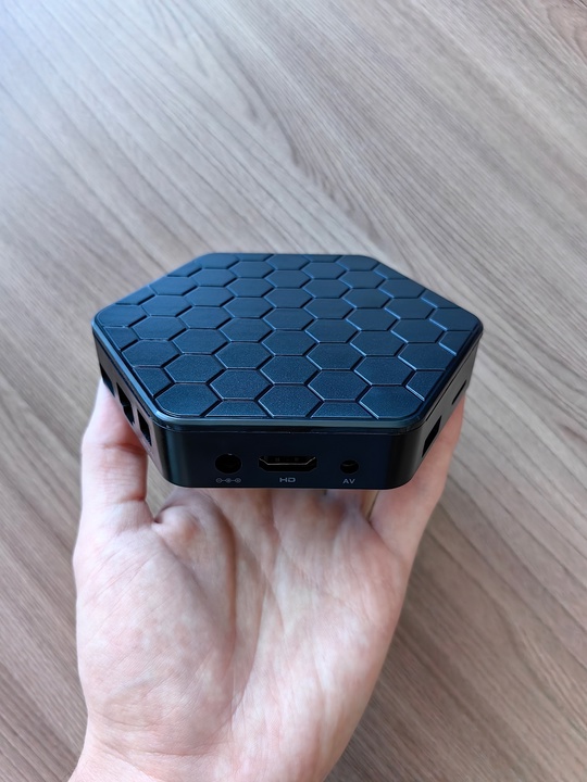 Продам новую 6K смарт приставку (1)