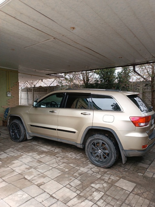 Продам JEEP GRAND CHEROKEE LIMITID (2)
