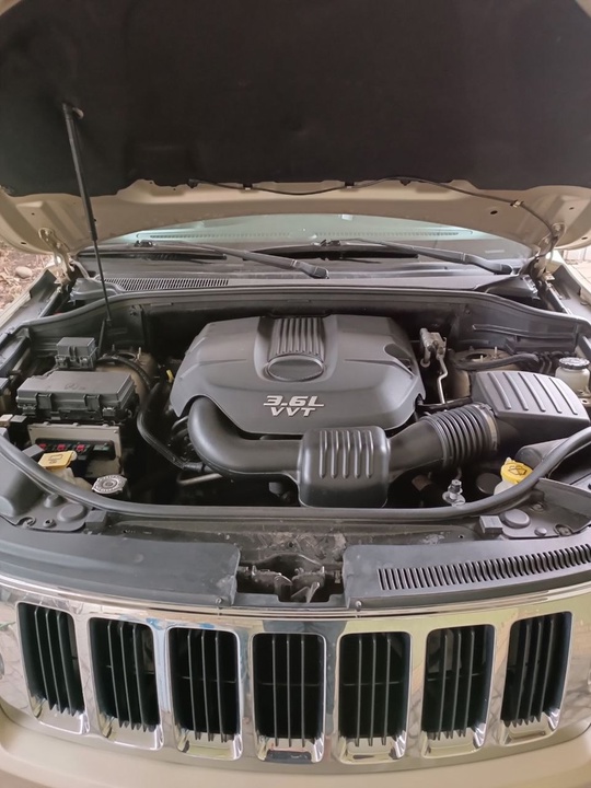 Продам JEEP GRAND CHEROKEE LIMITID (7)