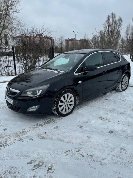 Opel Astra J 2011г.в 1.6