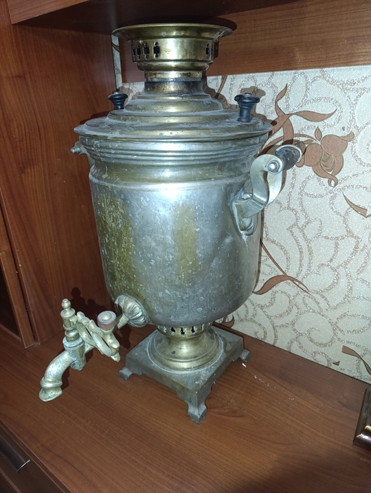Продам большой дровяной самовар, объем (1)
