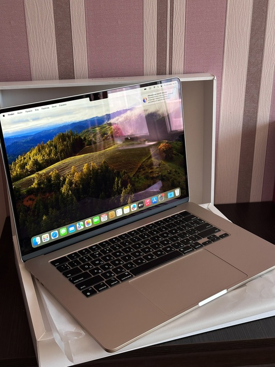 MacBook Air 
На чипе M3 (1)