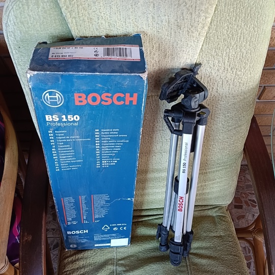 Продам уровень Bosch GLL 3-80p