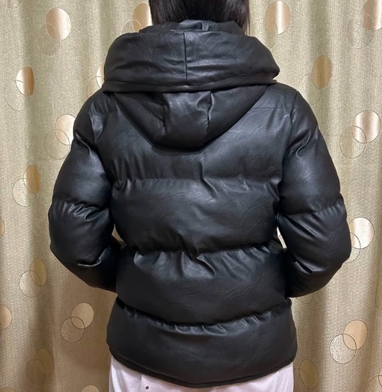 Продам куртку 
Цена 2500р.
Размер 42-46 (1)