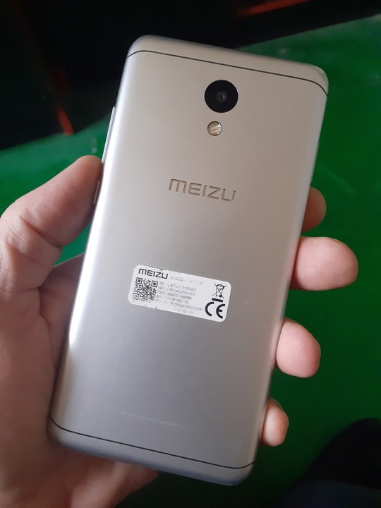 Смартфон Meizu M6 2/16 в (1)