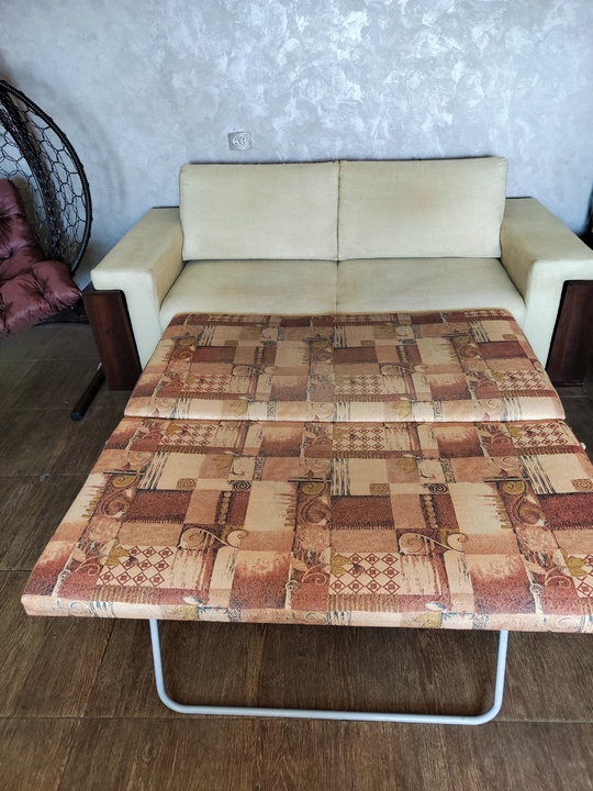 Продаю диван, размер 2.20*90 и (2)