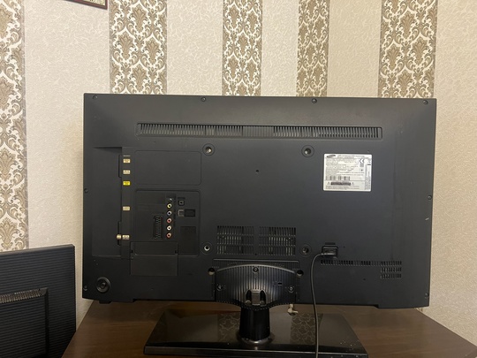 Продам телевизор Samsung модель UE32F5000AK (1)