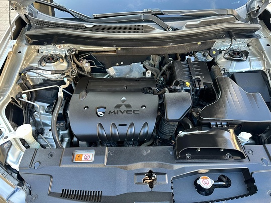 Продается Mitsubishi Outlander Акпп, Год (6)