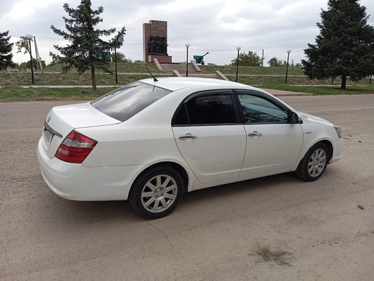 Продам срочно Geely Maple SL (1)
