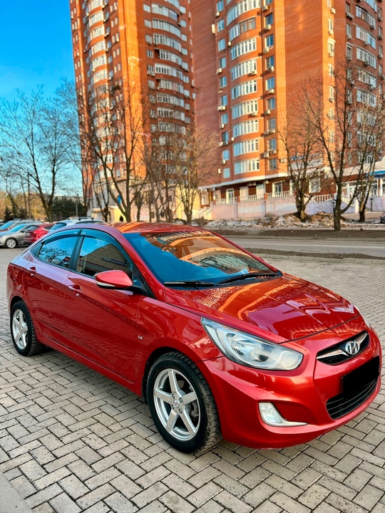 Продам Hyundai Solaris 2012 г.в.Мотор (1)