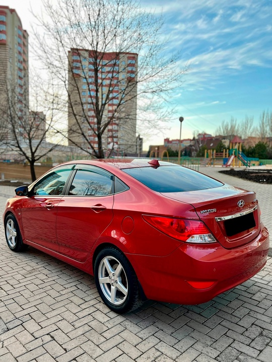 Продам Hyundai Solaris 2012 г.в.Мотор (4)