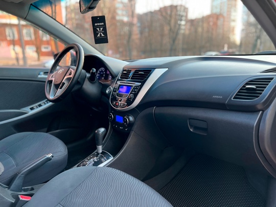 Продам Hyundai Solaris 2012 г.в.Мотор (5)