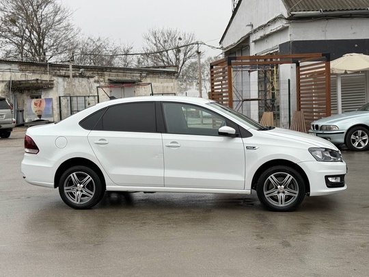 В продаже Volkswagen Polo V (5)