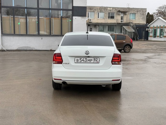 В продаже Volkswagen Polo V (7)