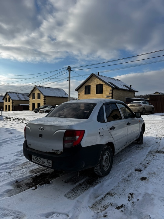 Гранта, 13 год, пробег 300, (2)