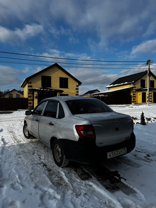 Гранта, 13 год, пробег 300, (3)