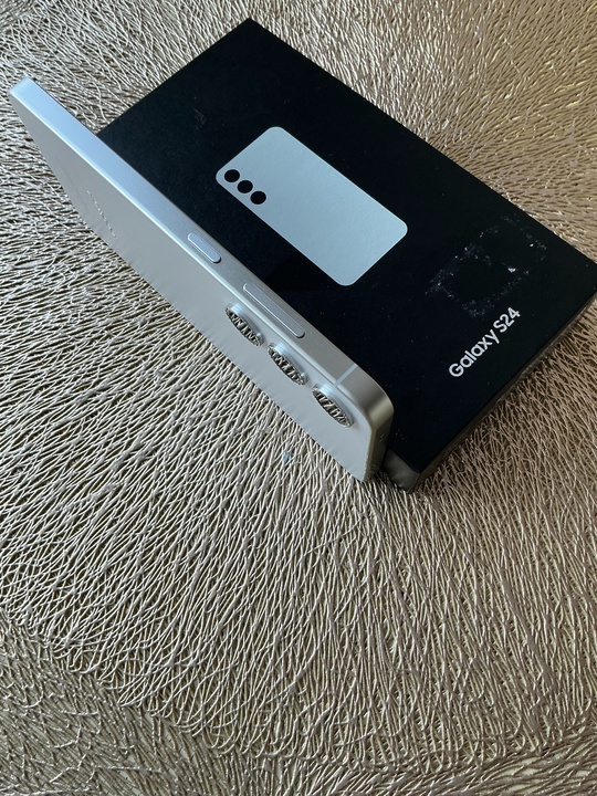 Samsung Galaxy S24 -8/128.Состояние нового.цена (4)