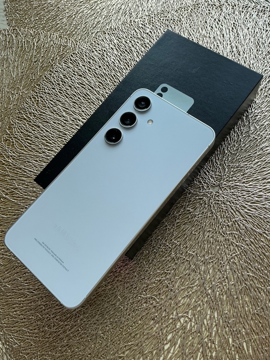 Samsung Galaxy S24 -8/128.Состояние нового.цена (6)