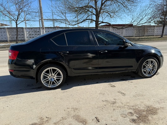 Продам Skoda Octavia 2014 года (2)