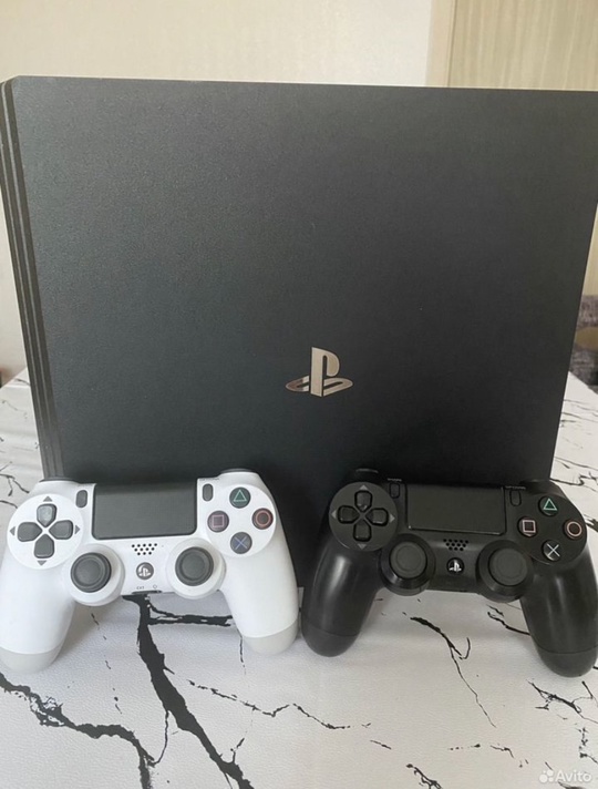 Продам PS4 pro 1 гб