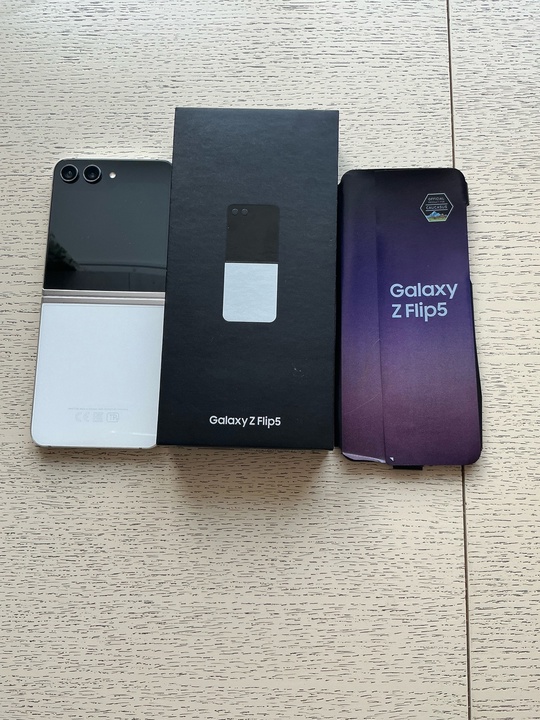 Samsung Z Flip 5 (8/256) (2)