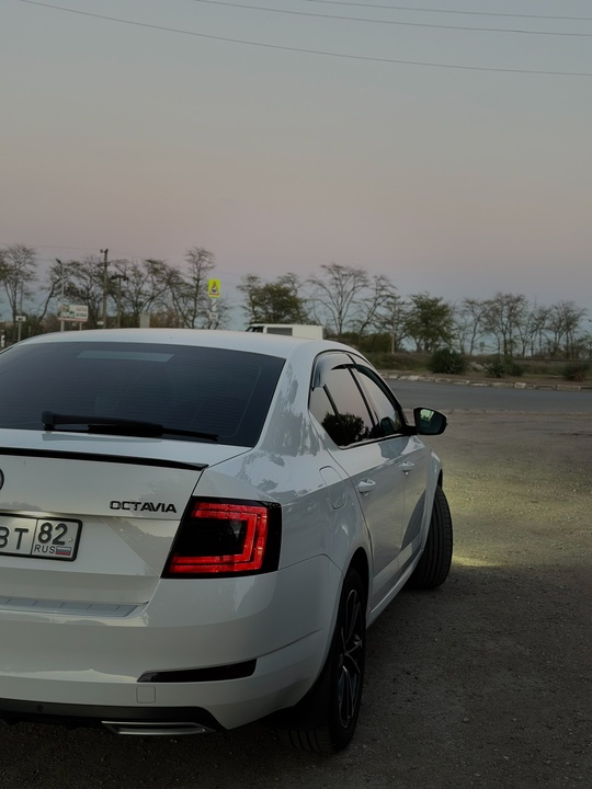 Skoda Octavia a7 2014г. 
1.4 (2)