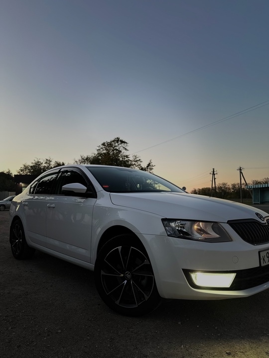 Skoda Octavia a7 2014г. 
1.4 (3)