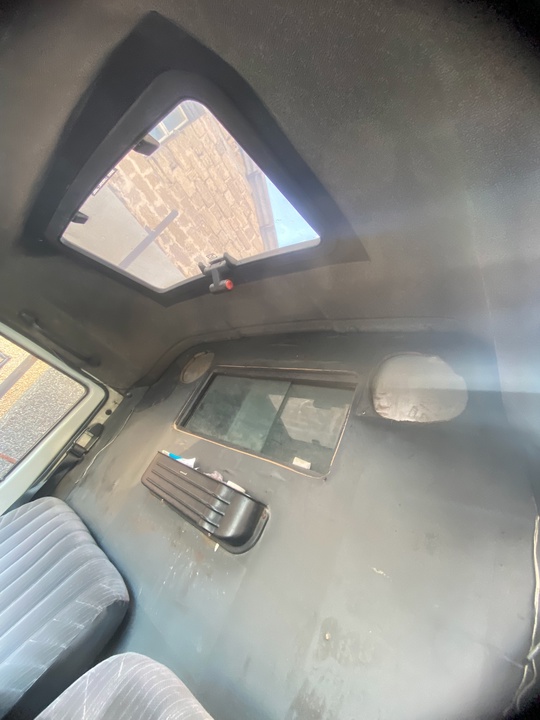Симферополь
Мерседес 207д на полном ходу, (8)