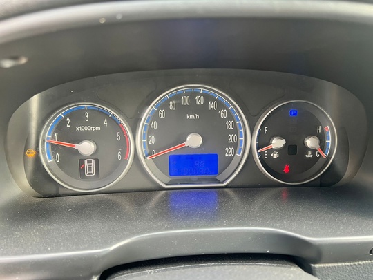 Продам Hyundai Santa Fe
Пригнан из (8)