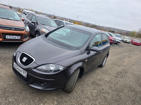 Seat Altea
1.6 бензин, МКПП 
Мультируль,